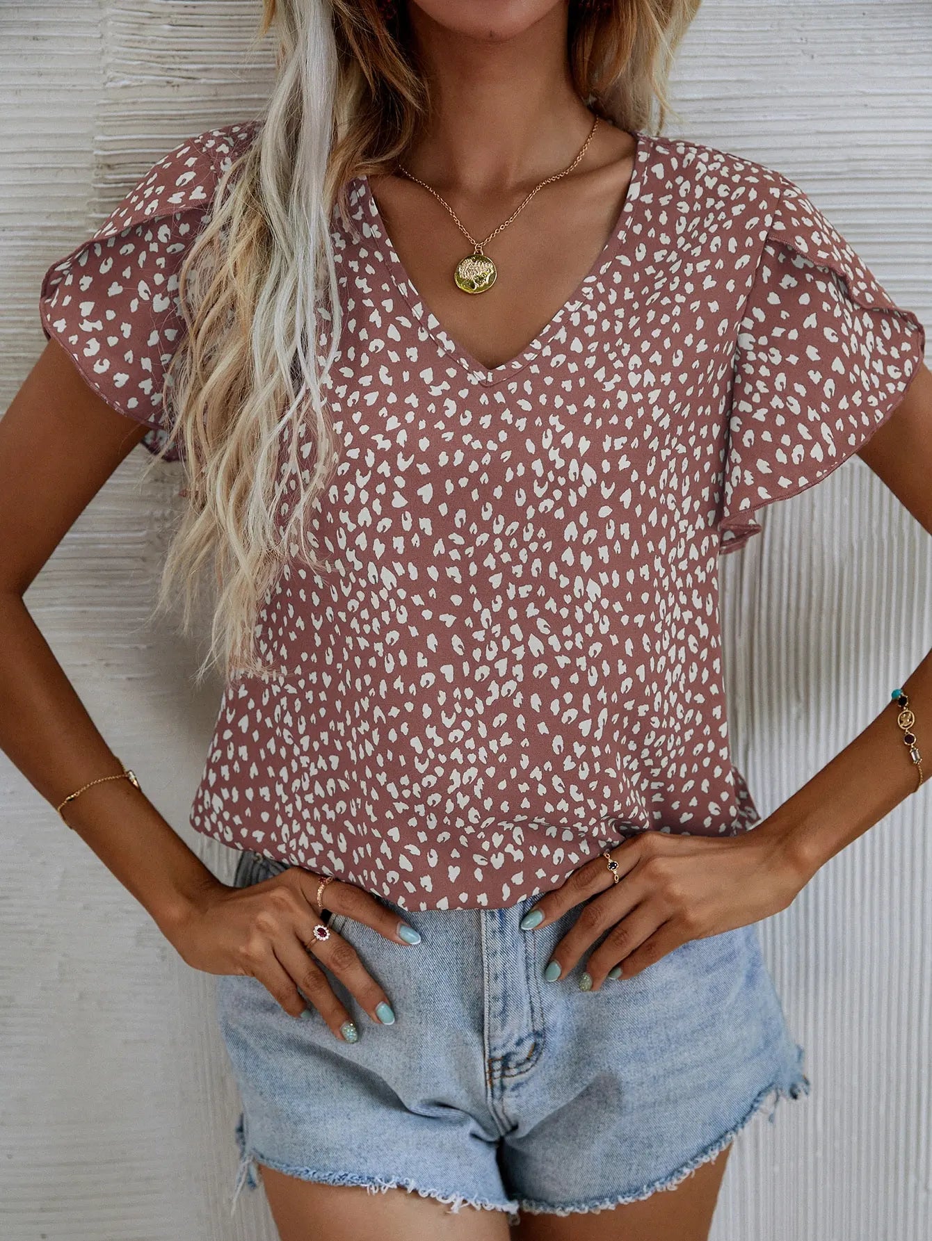 Emery Rose Women's Printed Petal Sleeve Blouse
